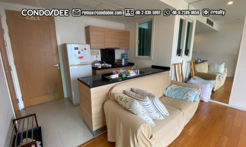 This well-maintained condo in Asoke is available now in Wind Sukhumvit 23 condominium in Pranarnmit near Srinakharinwirot University
