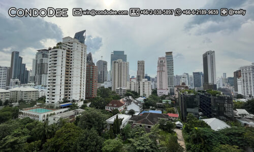 This well-maintained large condo is available now in Richmond Palace condominium on Sukhumvit 43 near BTS Phrom Phong