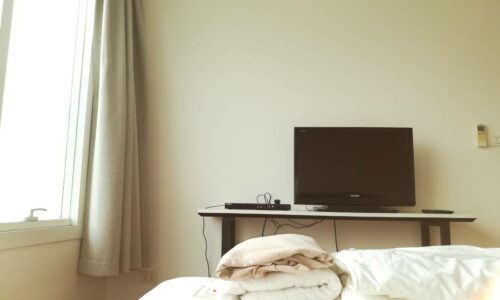 Large 1 bedroom condo for rent in Asoke - low floor - Wind Sukhumvit 23 apartment