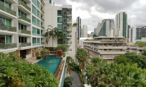 2 bedroom condo for rent in Asoke - pool view - low floor - Wind Sukhumvit 23 condominium