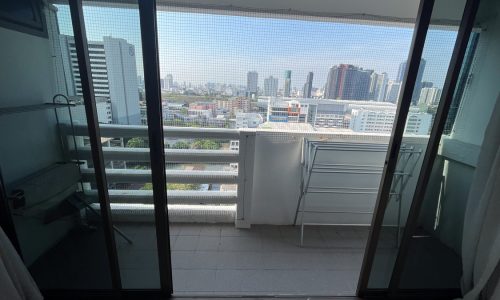 This renovated condo near one of the best international schools in Bangkok is available now in the Ruamjai Heights condominium on Sukhumvit 156 in Bangkok CBD