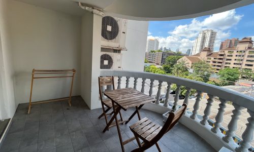 This spacious condo on Sukhumvit 39 is available now in a popular Royal Castle condominium near BTS Phrom Phong and Emquartier Mall in Bangkok CBD