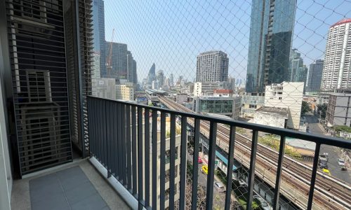 This condo connected to BTS Thonglor is available now in a luxury Siri at Sukhumvit condominium by Sansiri PCL