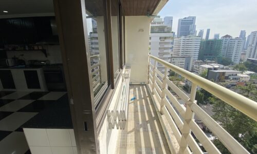 Large Bangkok condo for sale - 5 balconies - lake view - Fairview Sukhumvit 18