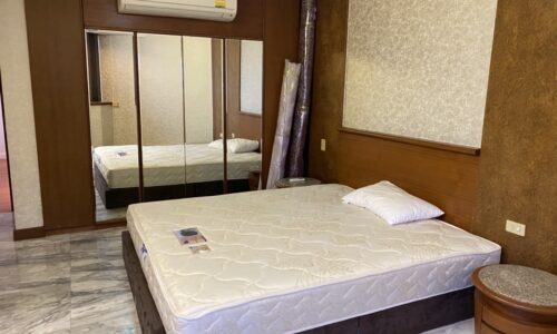 Large condo in Sukhumvit 24 for sale - 3 bedroom - high floor - President Park