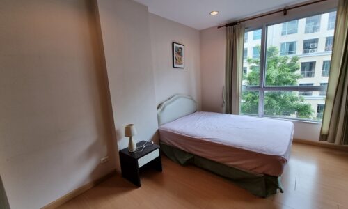 Bangkok condo with rental potential - 1-bedroom - near BTS Ekkamai - The Address Sukhumvit 42