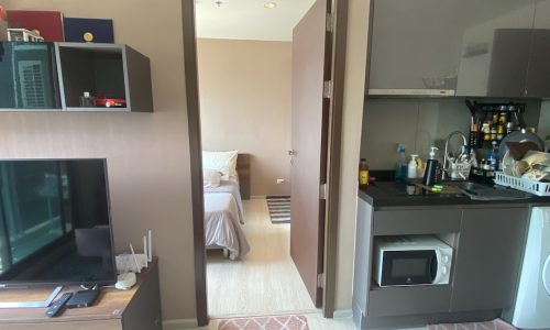 This affordable condo in a central location is available now in a popular Rhythm Asoke condominium near MRT Rama 9 in Bangkok CBD