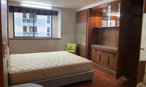 Large condo in Sukhumvit 24 for sale - 3 bedroom - high floor - President Park