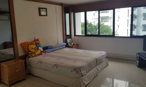 Large Condo For Sale in Sathorn - 4-Bedroom - Low Floor - Baan Sathorn