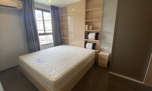 Cheap Sukhumvit apartment 1-bedroom for sale - low-rise Bangkok condo Mirage 27