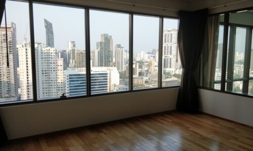 Duplex condo for rent in Prompong 2-bedroom - high floor - The Emporio Place