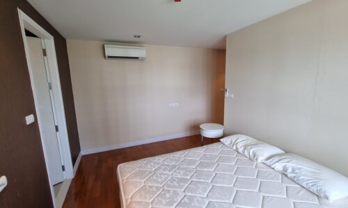 Bangkok apartment in Ekkamai for sale - 2-bedroom - corner unit - Le Nice