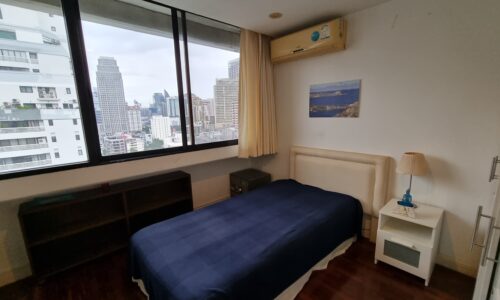 Large condo near the park for sale in Bangkok - 3-bedroom - Sukhumvit Casa