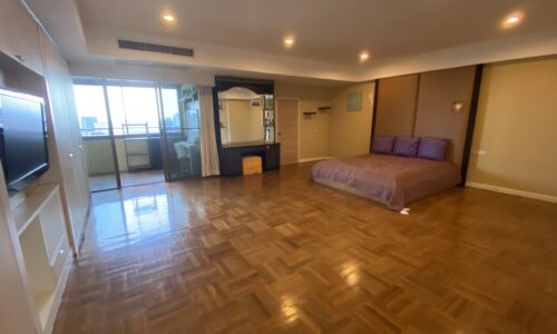 Large apartment with 2 living rooms - 3-bedroom - high floor - Oriental Towers Ekkamai 12