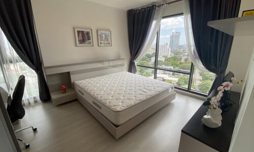 This Bangkok condo on Sukhumvit Road is available near BTS Thonglor at luxury condominium Rhythm Sukhumvit 36-38
