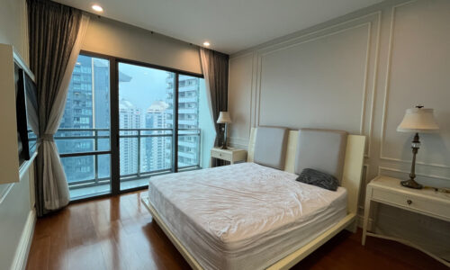 This luxury duplex in Phrom Phong is available now on a very high floor at a popular Bright Sukhumvit 24 condominium in Bangkok CBD
