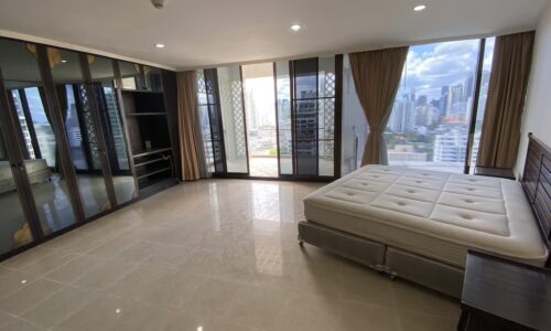 Penthouse triplex for sale in Bangkok on Sukhumvit 39 - 6-bedroom - Supalai Place