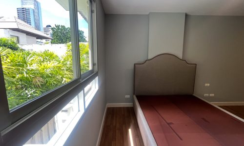 This condo in Thonglor features a nice garden view and is available now for sale in The Clover Thong Lo condominium in Bangkok CBD