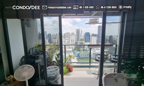 The best layout condo for sale in The Lofts Asoke luxury condominium in Bangkok CBD is available now