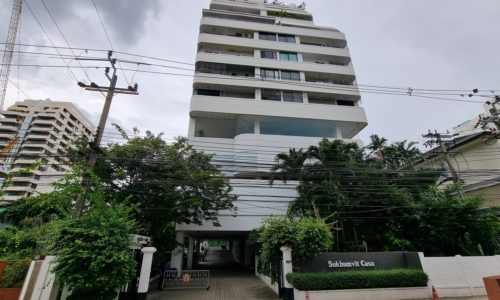 Sukhumvit Casa Older Bangkok Condominium Near BTS Nana and Park