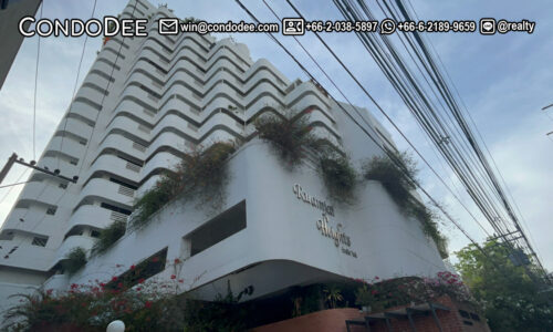Ruamjai Heights condo for sale on Sukhumvit 15 in Bangkok near NIST School was built in 1992.
