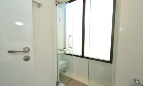 collezio Sathorn-Pipat 2b2b sale - Master Bathroom Shower