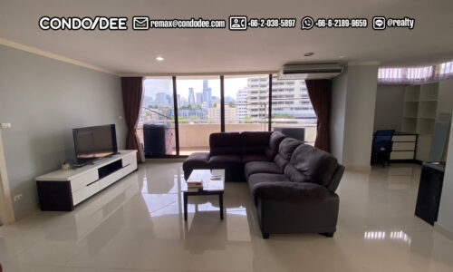 This condo with a 270-degree view of Prompong is available now in Supalai Place Sukhumvit 39 condominium