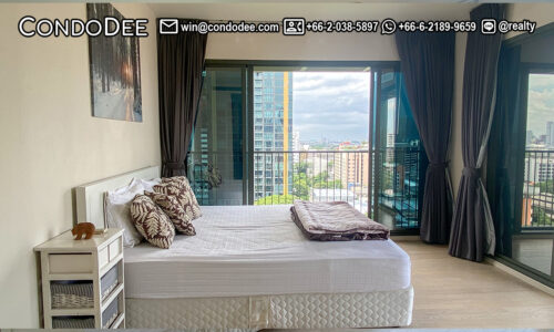 This condo in Thonglor with a 270-deg view and 4 balconies is available now at a reasonable price