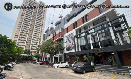 Entrance to Tai Ping Towers condominium exterior view | ภาพภายนอกของคอนโดไท ปิง ทาวเวอร์ส