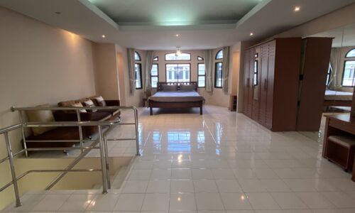4-story townhouse for sale in Asoke - living area 420 sqm - private garden - Chicha Castle