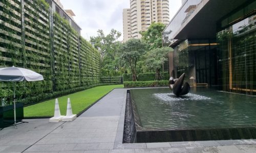 Vittorio luxury condo for sale on Sukhumvit 39 in Bangkok near BTS Phrom Phong and Emquartier was built by AP  (Thailand) PCL in 2018