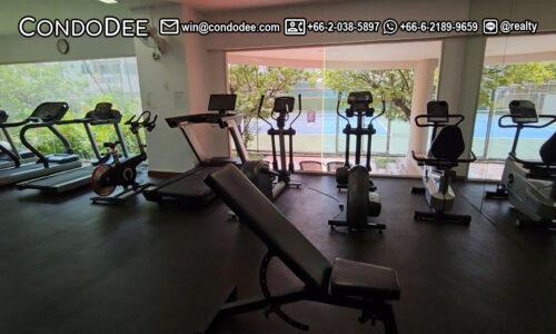 D.S. Tower 1 condo for sale on Sukhumvit 33 in Bangkok CBD was built in 1990