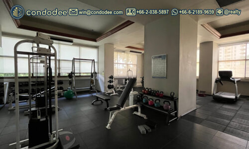 Exterior view of Tower Park Condominium building in Nana, Bangkok, condo for sale Sukhumvit 11 | มุมมอง ภายนอก อาคาร ทาวเวอร์ พาร์ค คอนโดมิเนียม นานา กรุงเทพฯ คอนโด สำหรับขาย สุขุมวิท 11