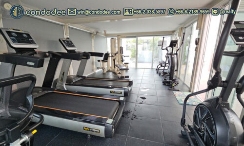 Urbana Sukhumvit 15 spacious condo near BTS Asoke | คอนโด กว้าง ออร์บาน่า สุขุมวิท 15 ใกล้ BTS อโศก