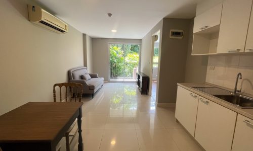 This condo in Thonglor features a nice garden view and is available now for sale in The Clover Thong Lo condominium in Bangkok CBD
