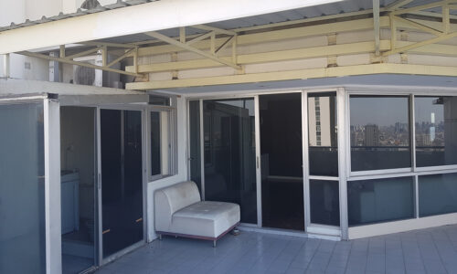 Large balcony condo for sale in Nana - Top Floor - 2 bedroom - Sukhumvit Suite