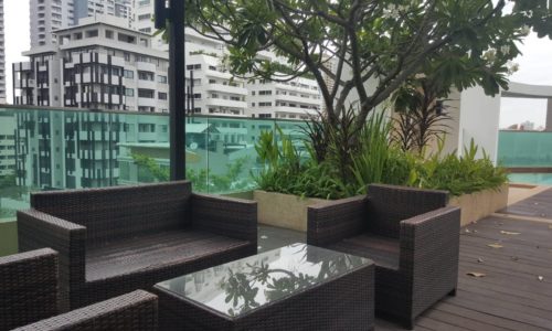 Beverly 33 Sukhumvit 33 condo for sale in Bangkok near BTS Phrom Phong was constructed in 2012.