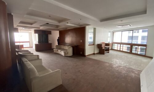 Bangkok Large Condo River-View - Renovation Required - 3-Bedroom - President Park