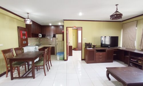 Cheap Condo in Sukhumvit 6 for sale - 2-bedroom – Saranjai Mansion