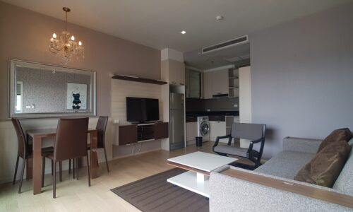 1-bedroom condo for rent corner unit - high floor - Noble Refine Sukhumvit 26 near Phrom Phong BTS