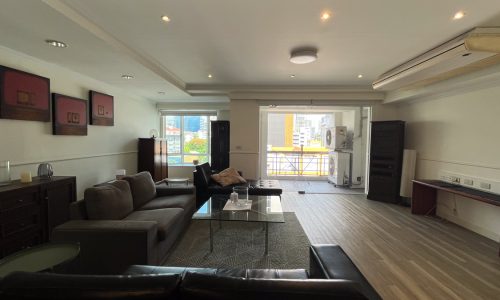 This spacious condo on Sukhumvit 39 is available now in a popular Royal Castle condominium near BTS Phrom Phong and Emquartier Mall in Bangkok CBD