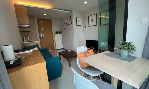This condo in Ruamrudee is an affordable property located in the Socio Ruamrudee condominium  near BTS Ploenchit in Bangkok CBD