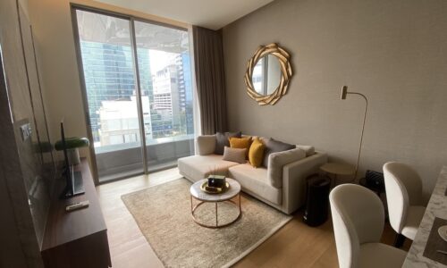 This luxury condo near Lumpini Park is available in Saladaeng One condominium in Silom, Bangkok