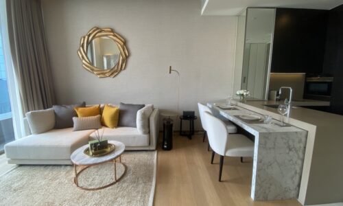 This luxury condo near Lumpini Park is available in Saladaeng One condominium in Silom, Bangkok