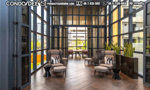 The Lofts Asoke Sukhumvit 21 is a luxury condo for sale in Bangkok CBD that was developed by Raimon Land PCL in 2019