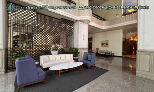 Exterior view of Tower Park Condominium building in Nana, Bangkok, condo for sale Sukhumvit 11 | มุมมอง ภายนอก อาคาร ทาวเวอร์ พาร์ค คอนโดมิเนียม นานา กรุงเทพฯ คอนโด สำหรับขาย สุขุมวิท 11