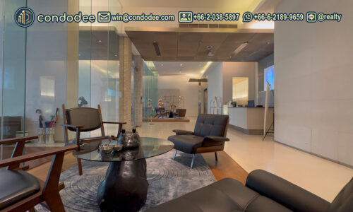 Lobby Fullerton Sukhumvit luxury pet-friendly condo building exterior view near BTS Thonglor Ekkamai | ภาพภายนอกอาคาร ฟูลเลอตัน สุขุมวิท คอนโดหรูเลี้ยงสัตว์ได้ ใกล้ BTS ทองหล่อ เอกมัย