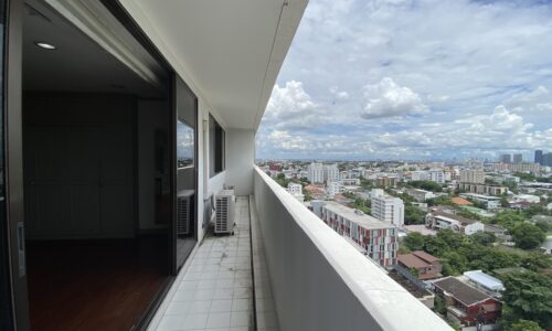 Large apartment for sale in Ekkamai 12 - 3 Bedroom - mid-floor - Empire House
