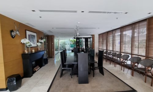 Eight Thonglor Residence Luxury Bangkok Condominium in Sukhumvit 55 Near BTS Thong Lo