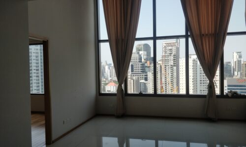 Duplex condo for rent in Prompong 2-bedroom - high floor - The Emporio Place